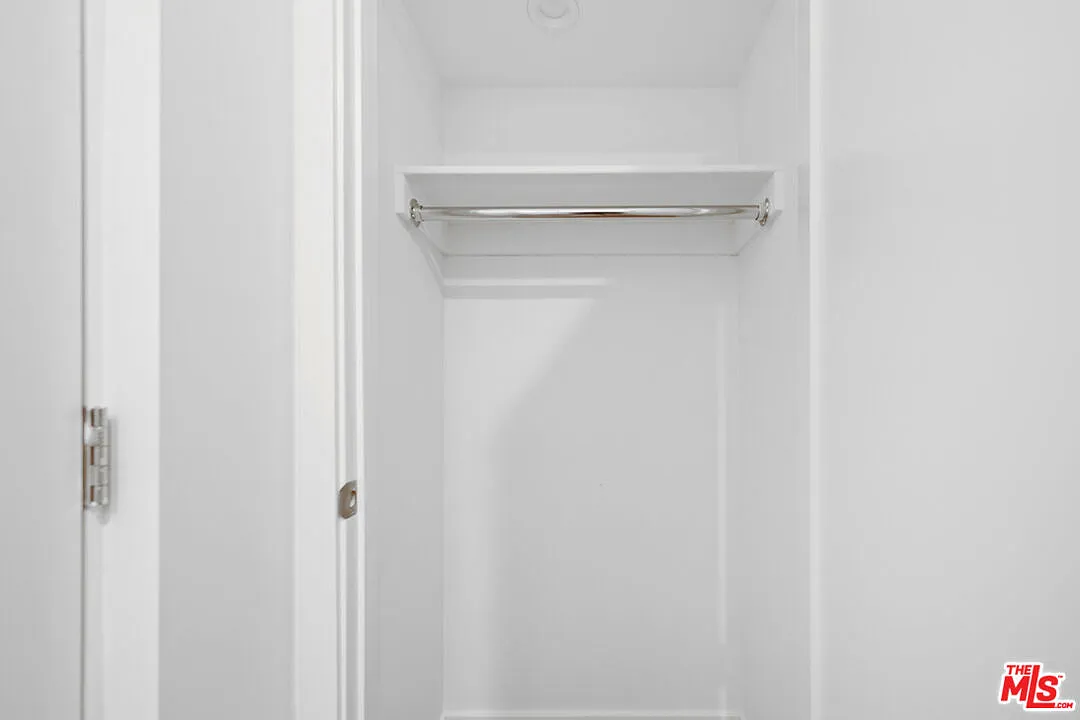1 bed, 1.0 bath, 500 sqft, $3,199 — Photo 3