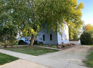 210 E Pearl St, Lanark, IL 61046