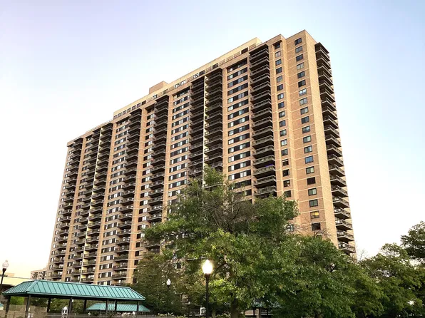 5501 Seminary Rd APT 2413S, Falls Church, VA 22041