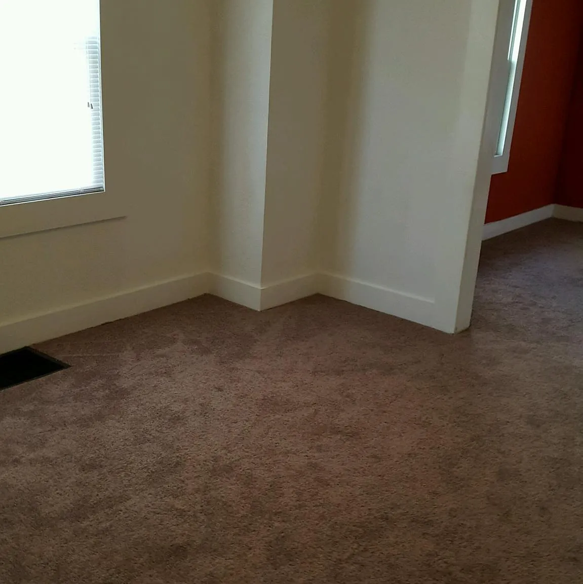 3 bed, 1097 sqft, $950 — Photo 2
