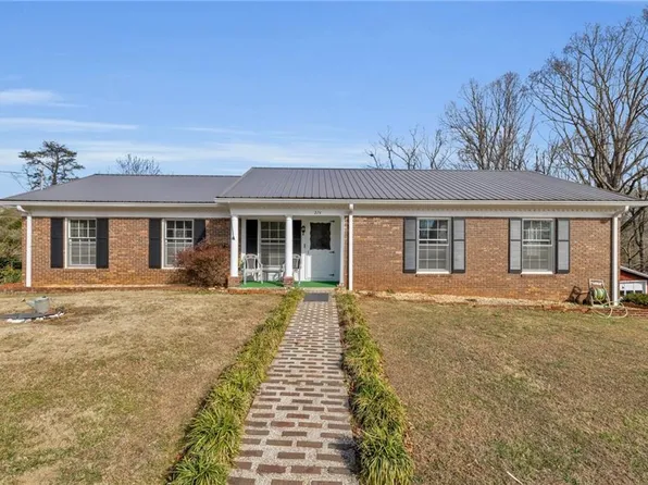 274 Logan Cir, Ellijay, GA 30540