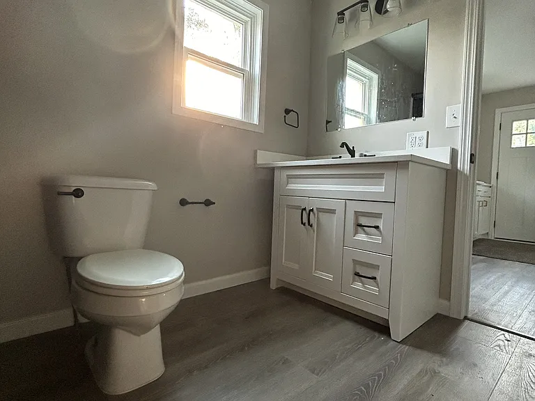 265 W State St — Photo 6