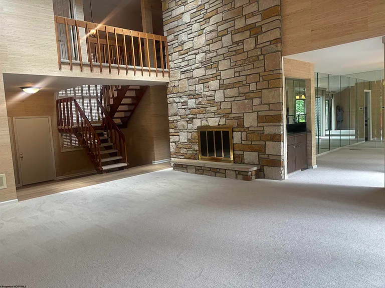 104 Lakeview Dr — Photo 17