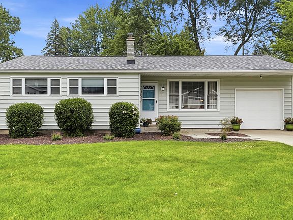 2nd image of 1040 Kirk Dr SE