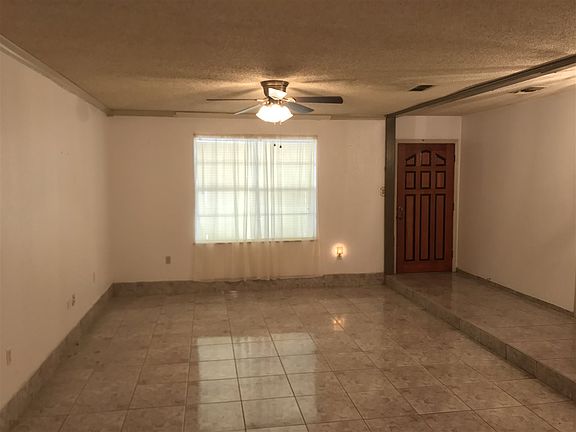 4th image of 211 S Espana Dr