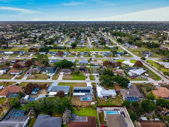 5th image of 214 SE Duval Avenue
