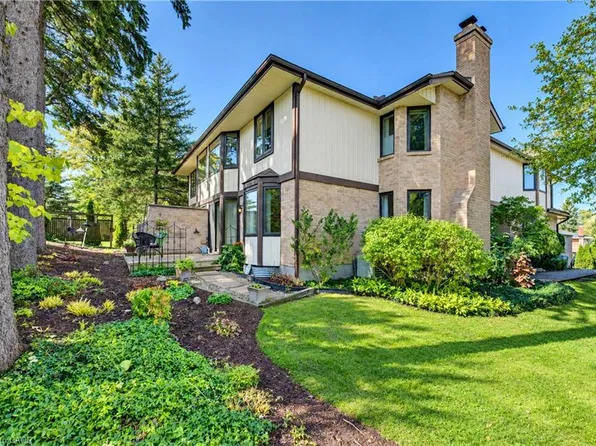 406 Craigleith Dr #3, Waterloo, ON N2L 5T2