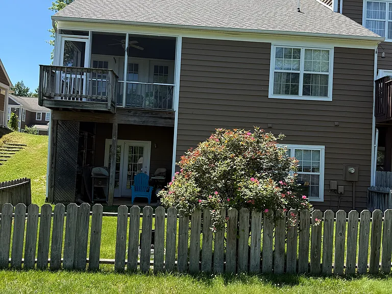1379 Wimbledon Way #1379 — Photo 9
