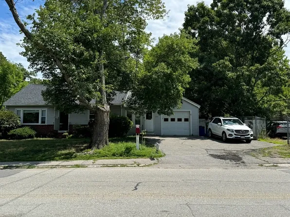 742 Waverley Rd, North Andover, MA 01845