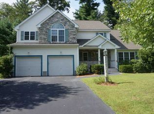 1 Carnation Cir, Nashua, NH 03062