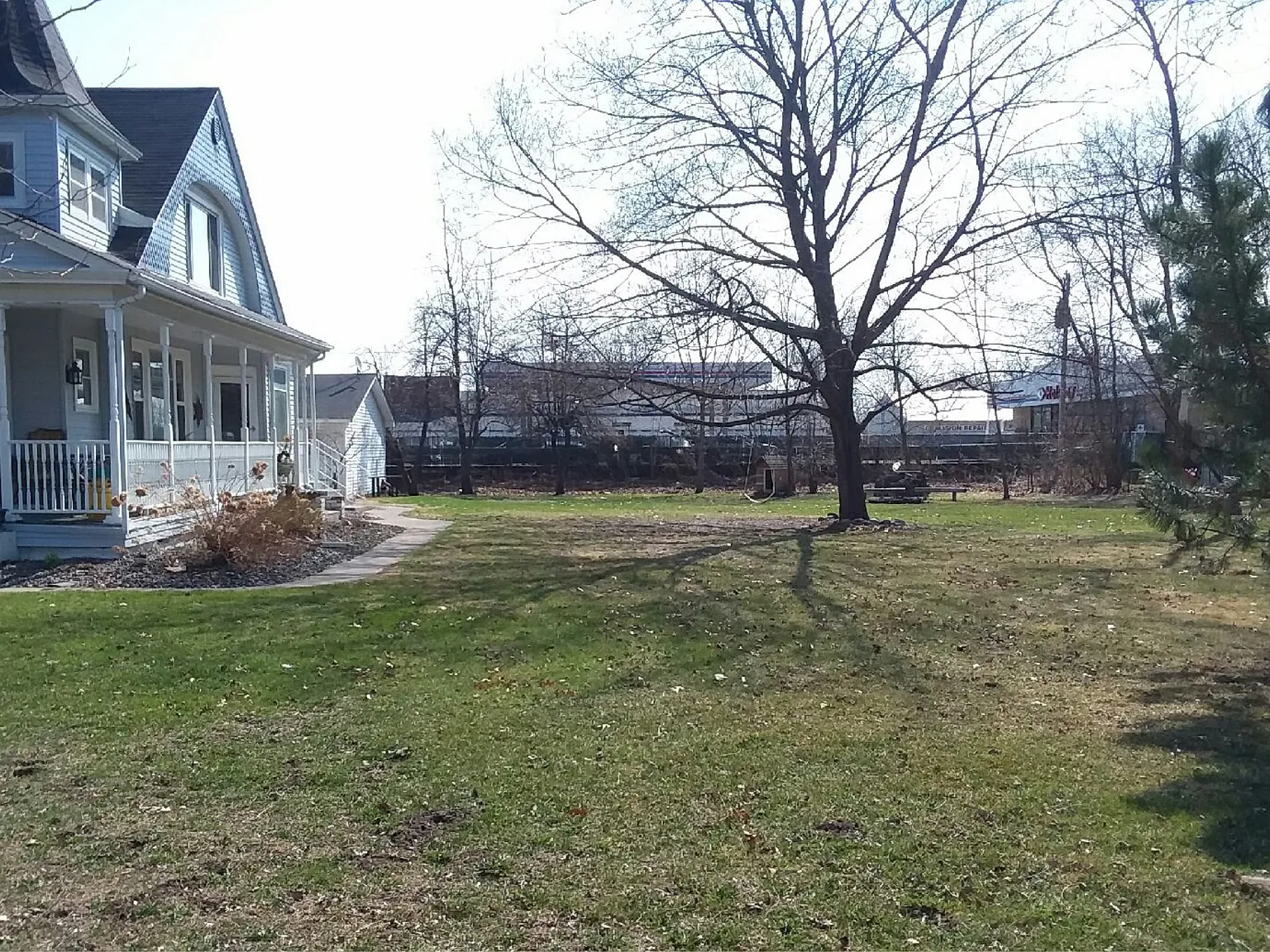 2 bed, 900 sqft, $1,300 — Photo 3