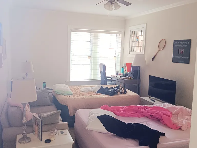 1130 Maple Ave #1 — Photo 4