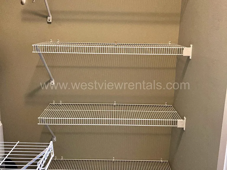 200 E Maple St — Photo 373