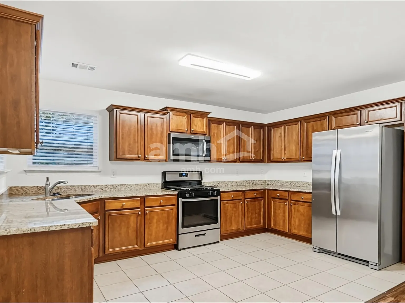 3 bed, 2.5 bath, 1895 sqft, $2,240 — Photo 4