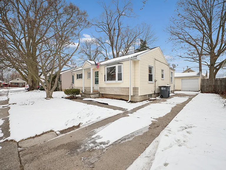 4438 Packard Rd — Photo 4