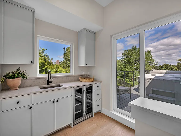 2159 Columbus Rd — Photo 11