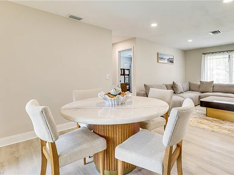 6030 Perthshire Ln — Photo 9