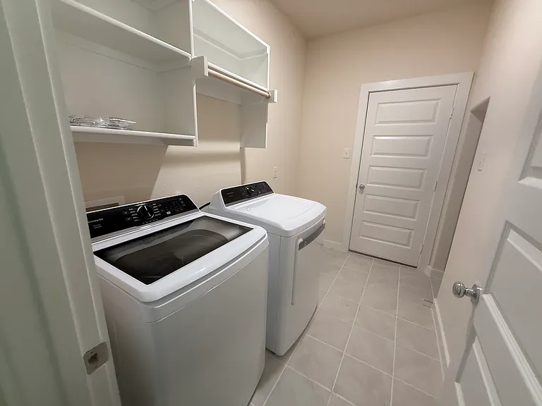 1000 Edgehurst Dr #1000 — Photo 16