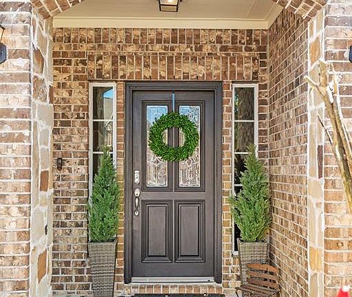 Warm welcome covered patio.
