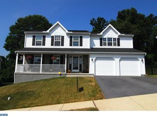 302 Longview Dr, Sinking Spring, PA 19608