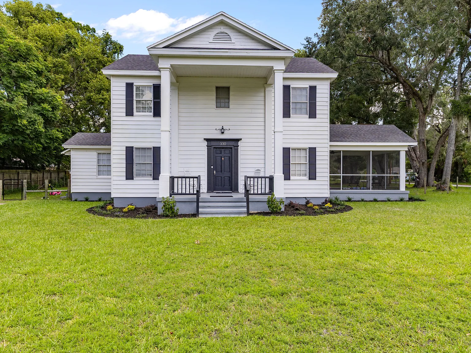 4 bed, 2048 sqft, $2,500 — Photo 1