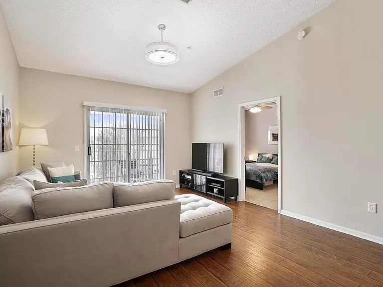 8210 Green Parrot Rd #301 — Photo 1