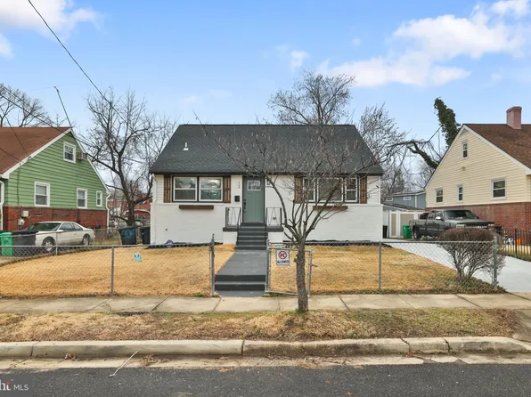 704 Maury Ave, Oxon Hill, MD 20745