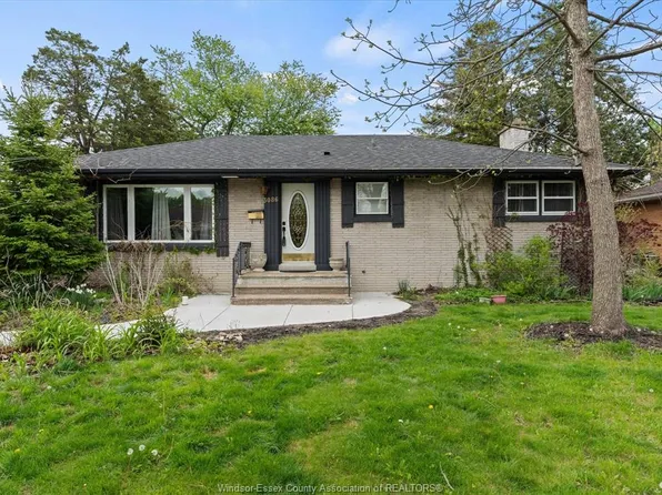 3086 Avondale Ave, Windsor, ON N9E 1X3