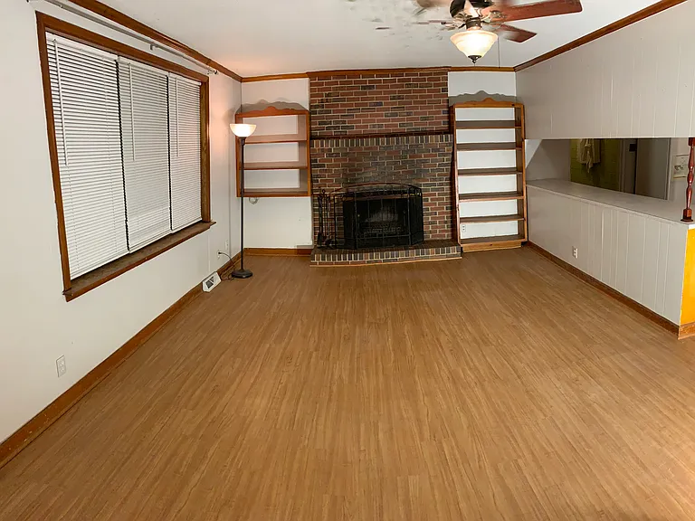 3323 Gibbs Ln — Photo 2