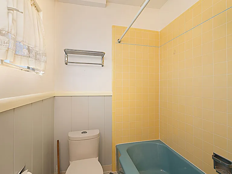 2183 Primrose Ave — Photo 23