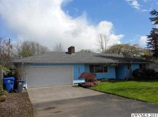 900 SW Hall Ave, Mill City, OR