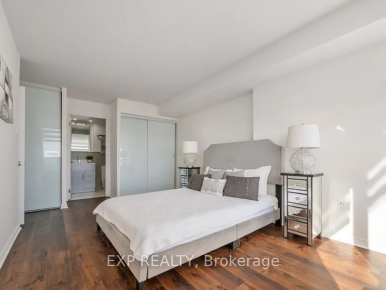 7250 Yonge St #1709 — Photo 11