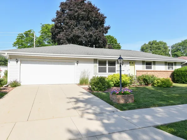 44 S Sumac Dr, Janesville, WI 53545