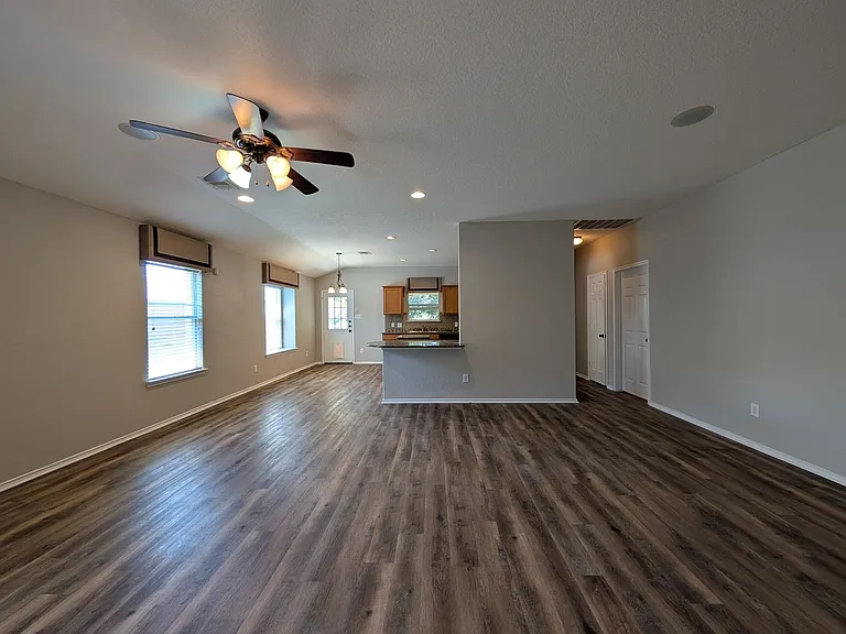 2937 Post Oak Cir — Photo 12