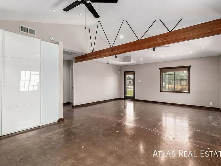 224 W Montecito Ave — Photo 8
