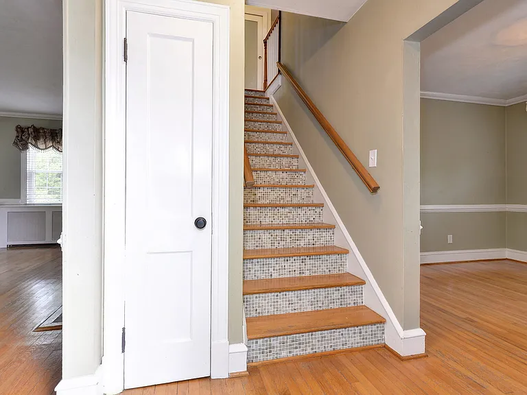 39 Westover Rd — Photo 10