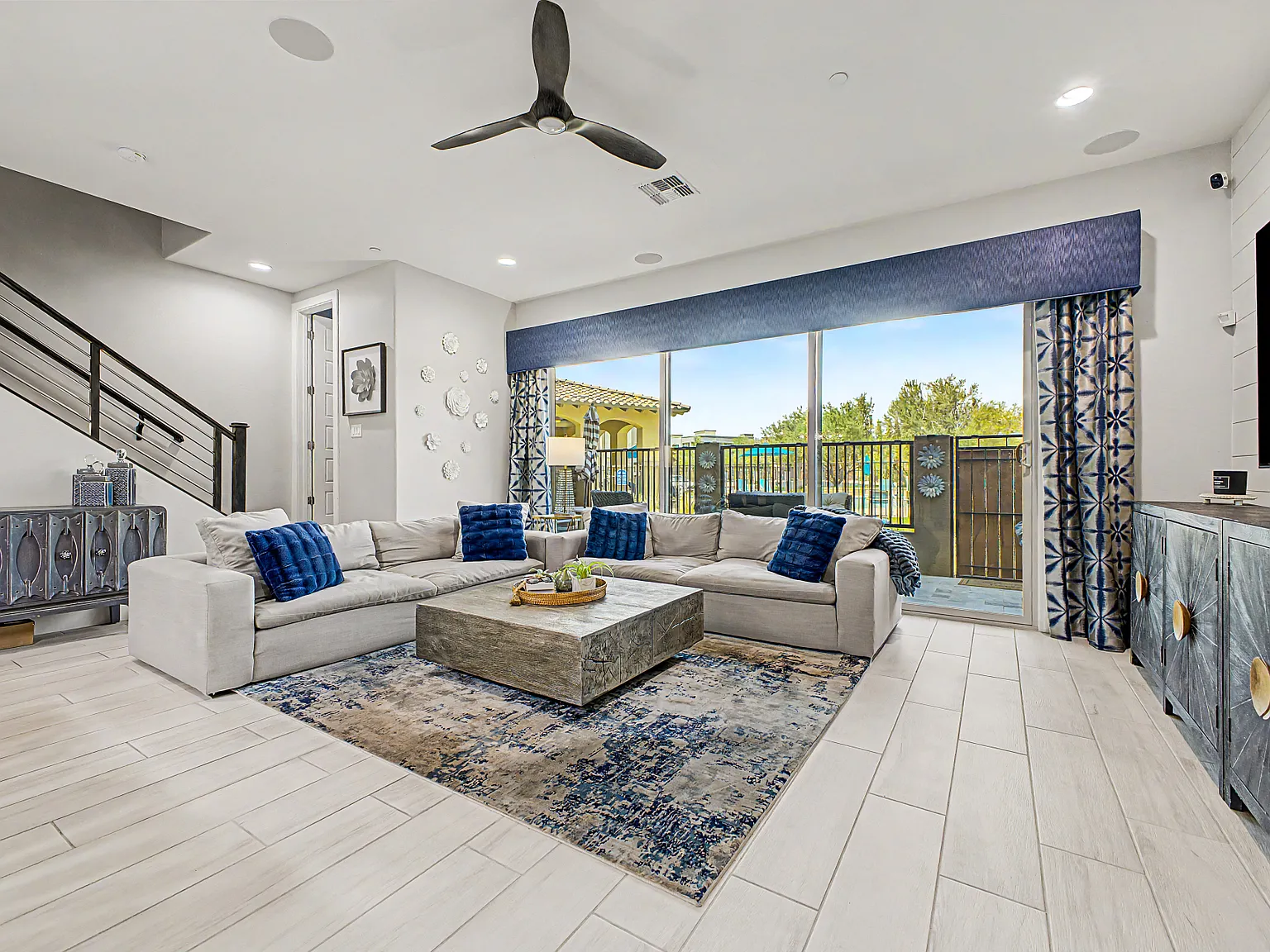 3 bed, 2.5 bath, 2378 sqft, $4,375 — Photo 1