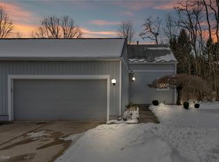 1481 Iris Glen Dr, Twinsburg, OH 44087