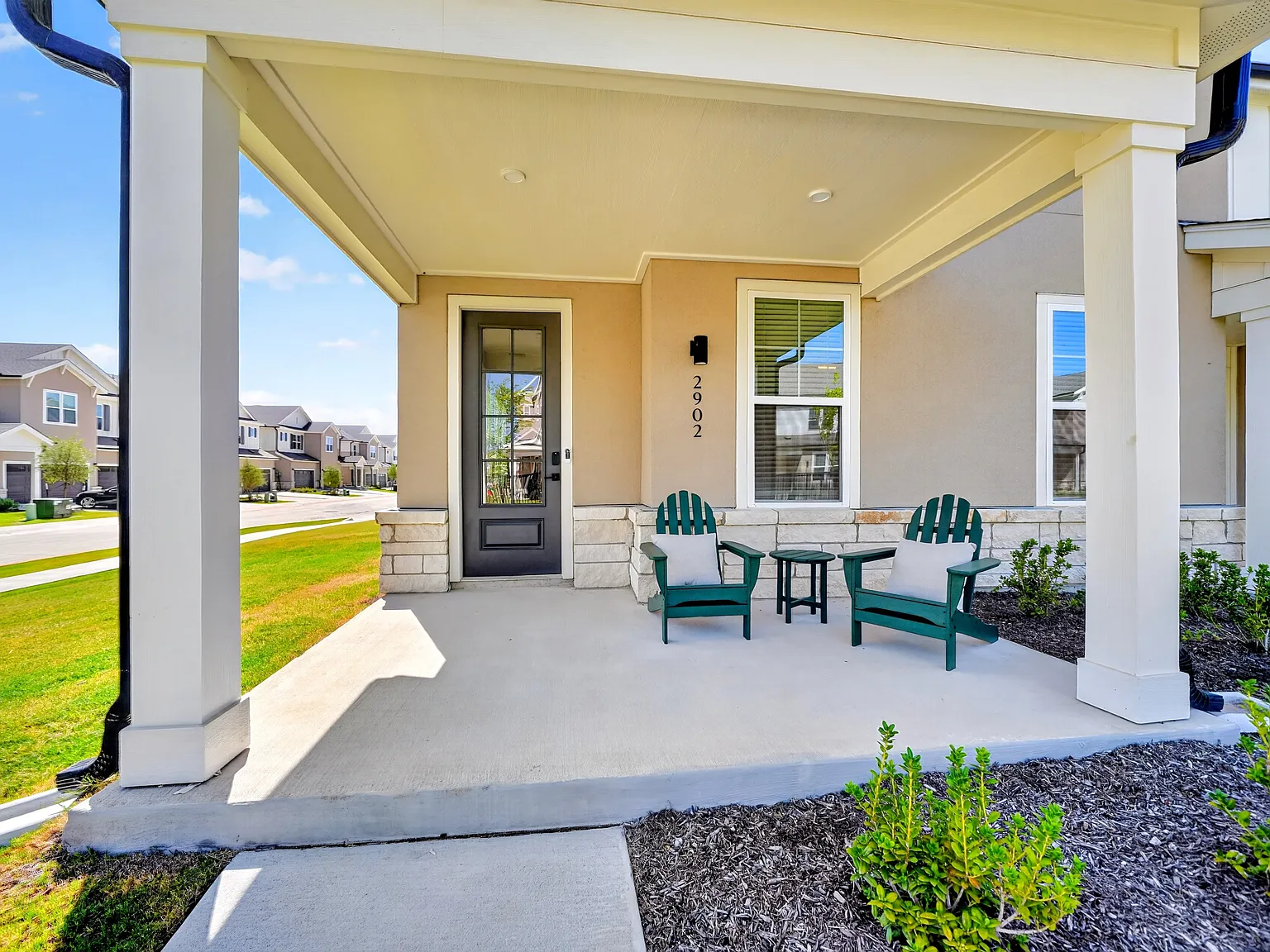 4 bed, 3.5 bath, 2168 sqft, $2,975 — Photo 3
