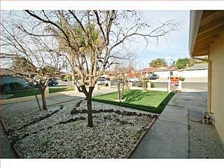 3rd image of 1088 Glenfinnan Dr