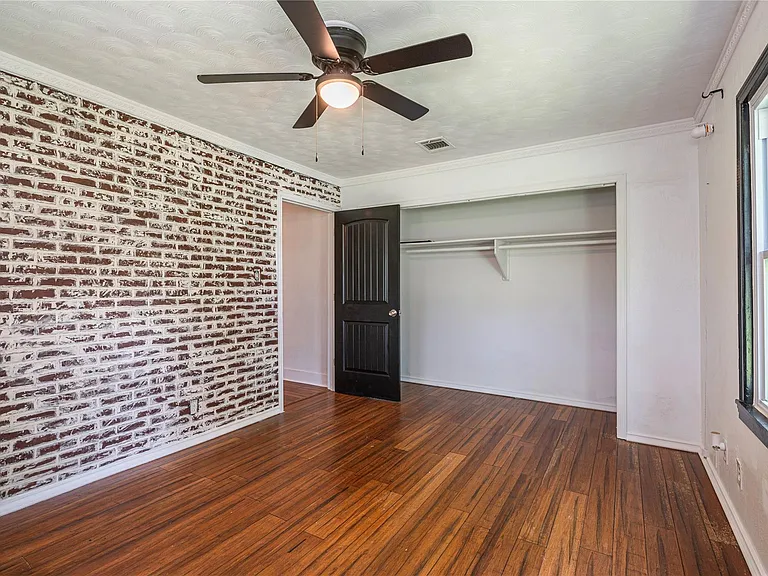 1219 Park Ln — Photo 12