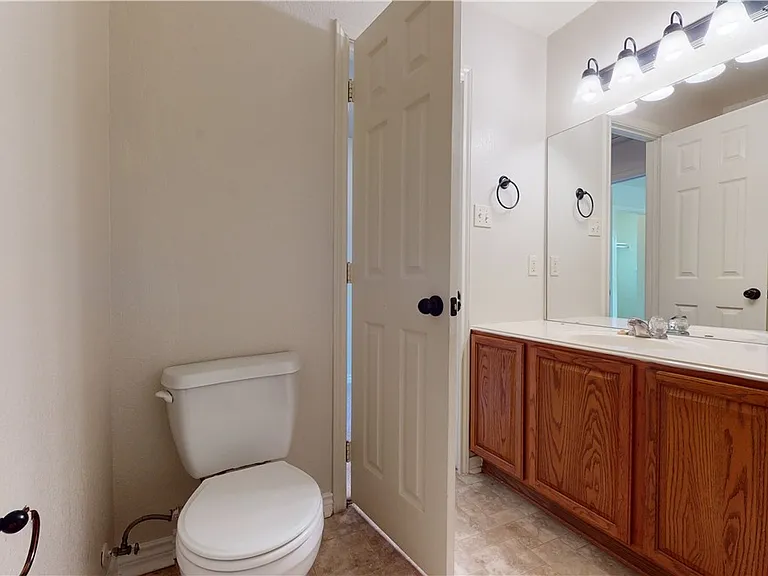 1915 Pine Tree Dr #A — Photo 22