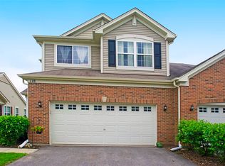 118 Regent Dr, Gilberts, IL 60136