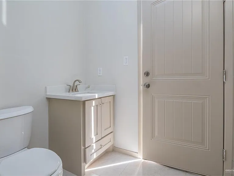 2114 Galveston Ave #2 — Photo 14