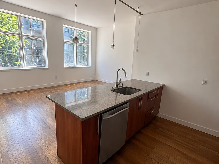 140 Hope St #1A — Photo 2
