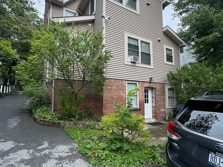 204 Walnut St — Photo 1