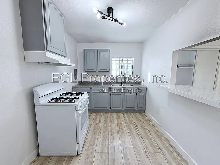 2826 12th Ave — Photo 7