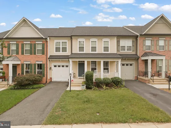 12041 Lake Dorian Dr, Bristow, VA 20136