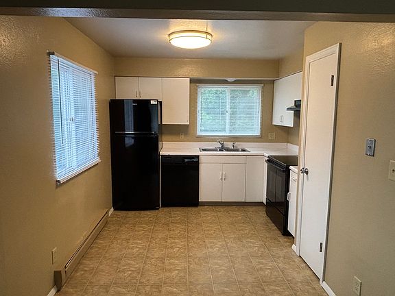 4th image of 2950 Wildwood Dr #6