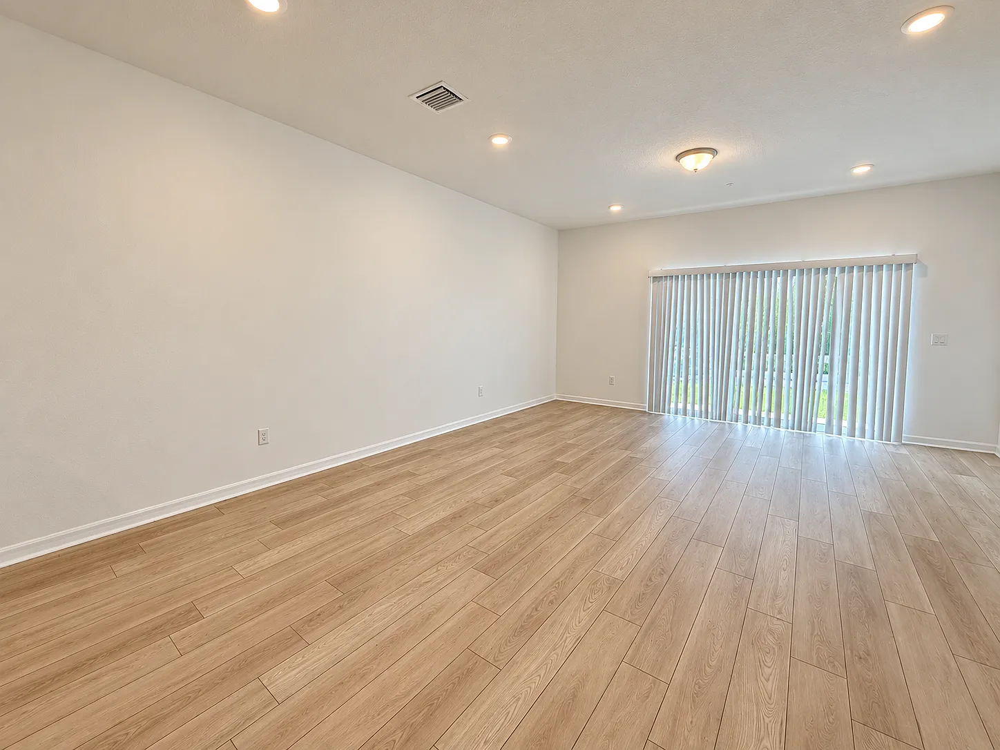 3 bed, 2.5 bath, $2,200 — Photo 4